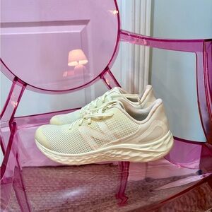 New Balance Girls Tennis Shoes